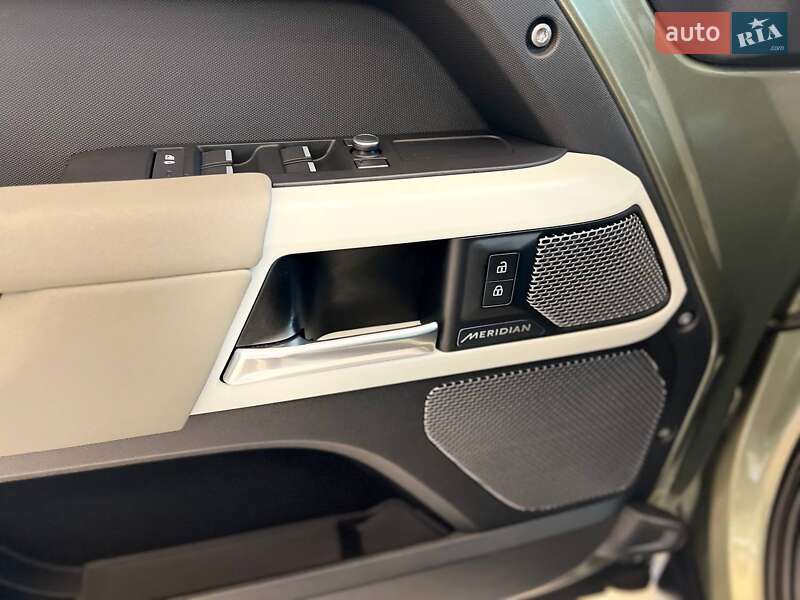 Внедорожник / Кроссовер Land Rover Defender 2020 в Киеве