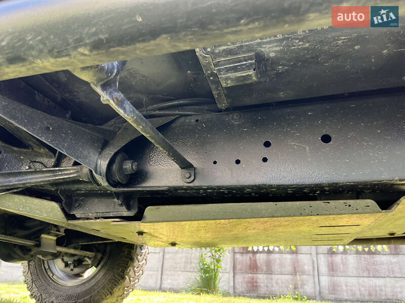 Позашляховик / Кросовер Land Rover Defender 2006 в Луцьку