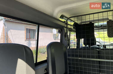 Позашляховик / Кросовер Land Rover Defender 2006 в  фото 28 Позашляховик / Кросовер Land Rover Defender 2006 в