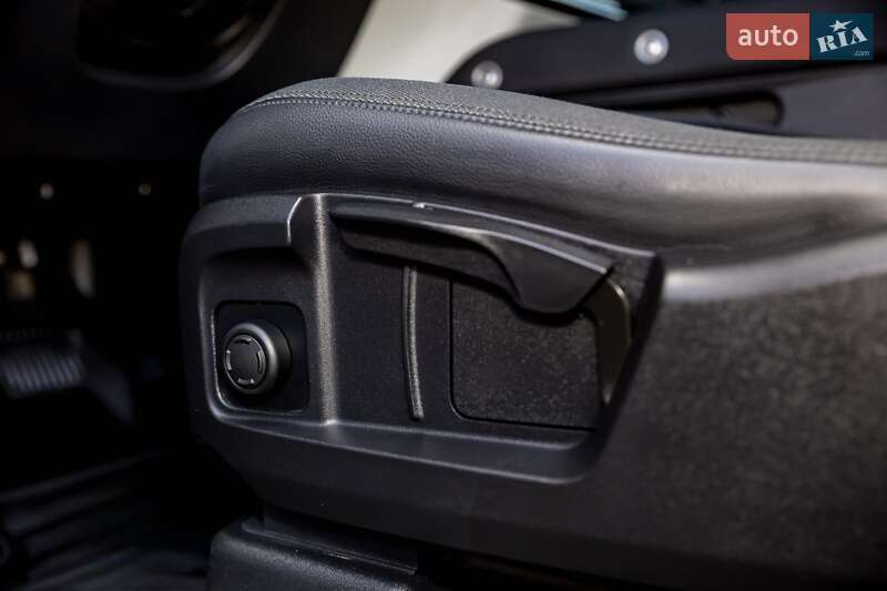 Позашляховик / Кросовер Land Rover Defender 2020 в Луцьку