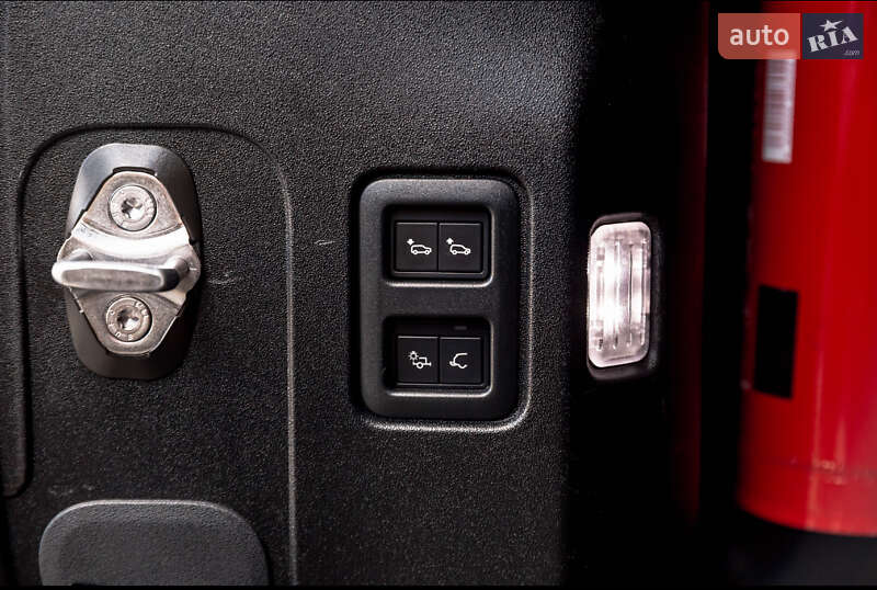 Позашляховик / Кросовер Land Rover Defender 2020 в Луцьку