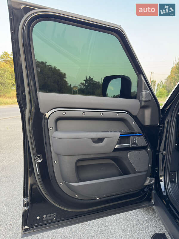 Позашляховик / Кросовер Land Rover Defender 2022 в Дніпрі