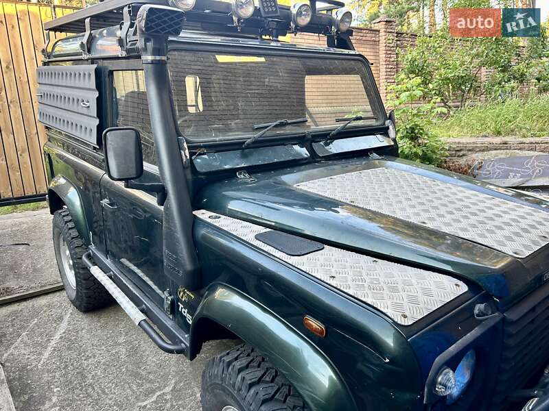 Внедорожник / Кроссовер Land Rover Defender 2001 в Киеве фото 2 Внедорожник / Кроссовер Land Rover Defender 2001 в Киеве