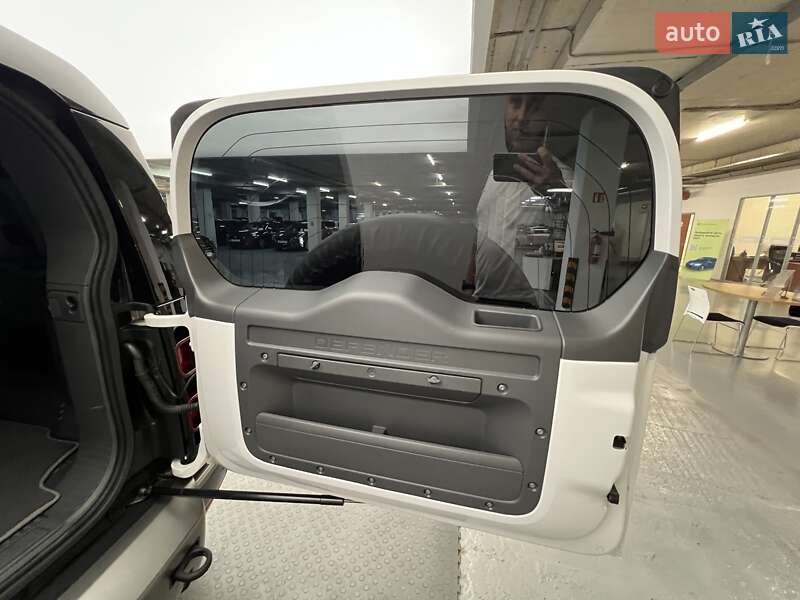 Внедорожник / Кроссовер Land Rover Defender 2022 в Киеве