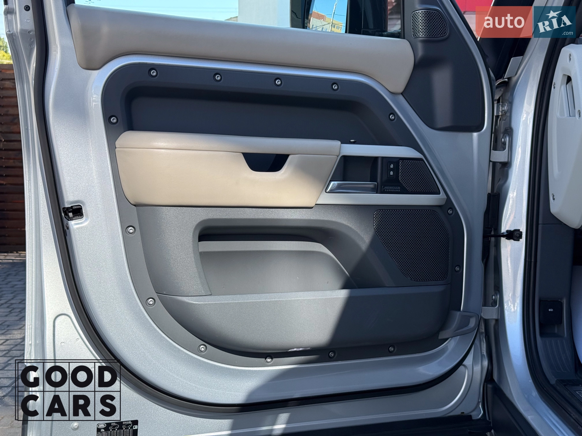 2020 Land Rover Defender - мініатюра 16
