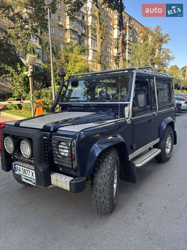 Land Rover Defender 2002