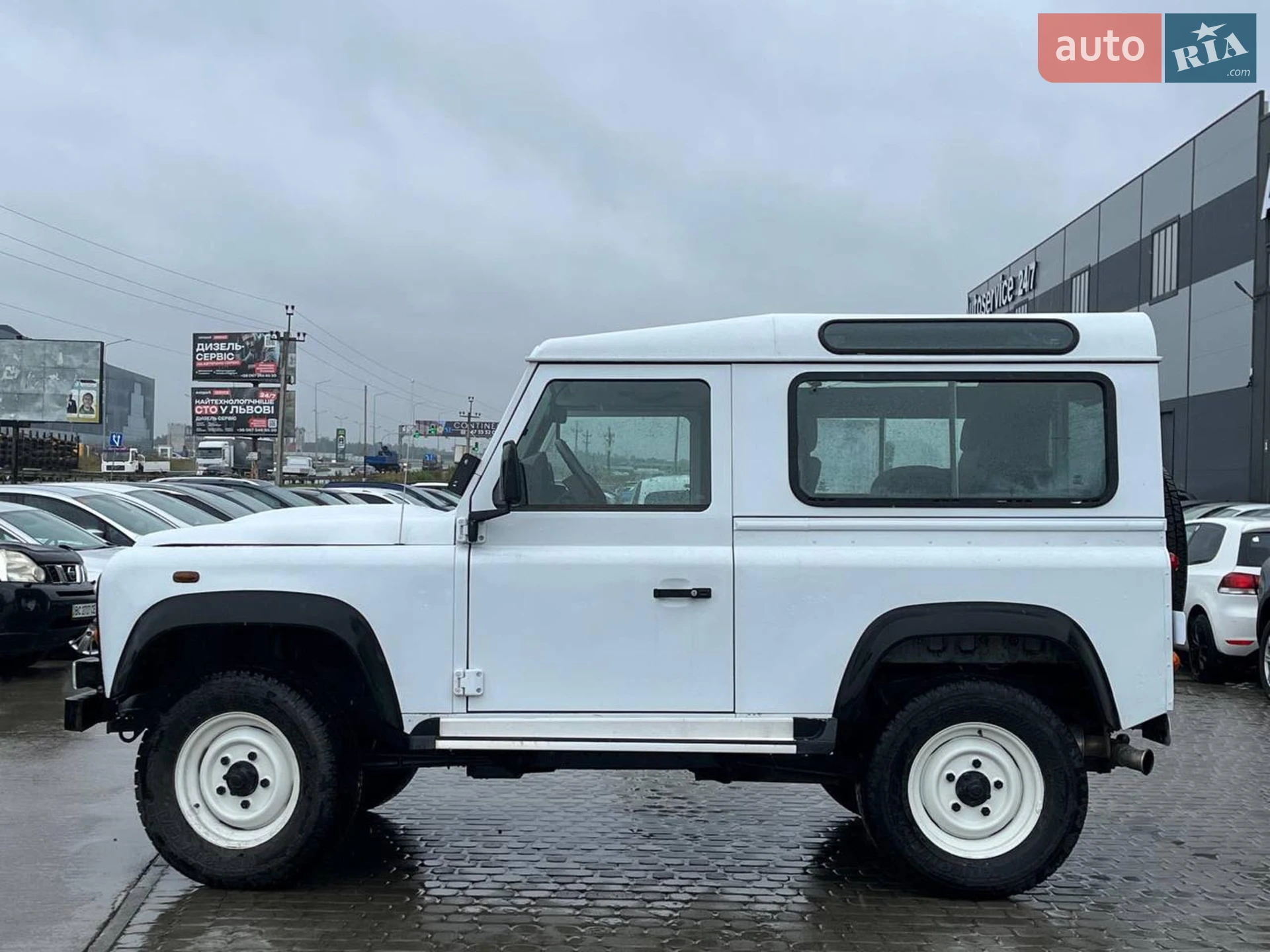 2013 Land Rover Defender - мініатюра 11