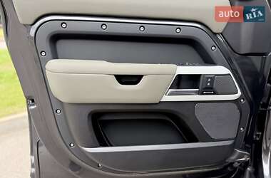 Внедорожник / Кроссовер Land Rover Defender 2022 в 
