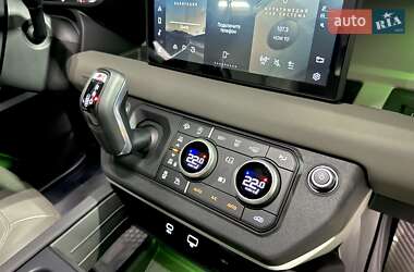 Позашляховик / Кросовер Land Rover Defender 2022 в  фото 40 Позашляховик / Кросовер Land Rover Defender 2022 в