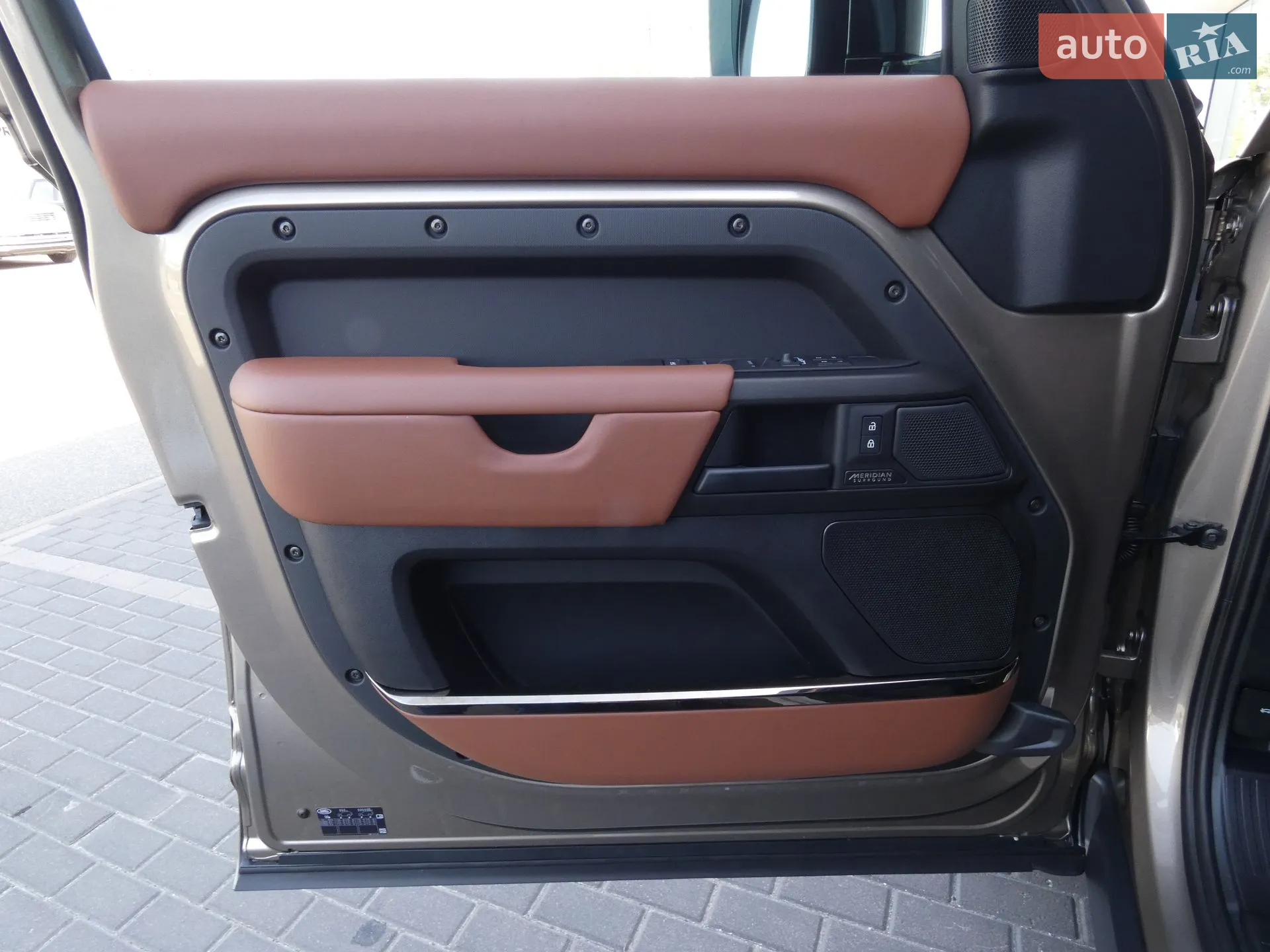 2025 Land Rover Defender - мініатюра 10