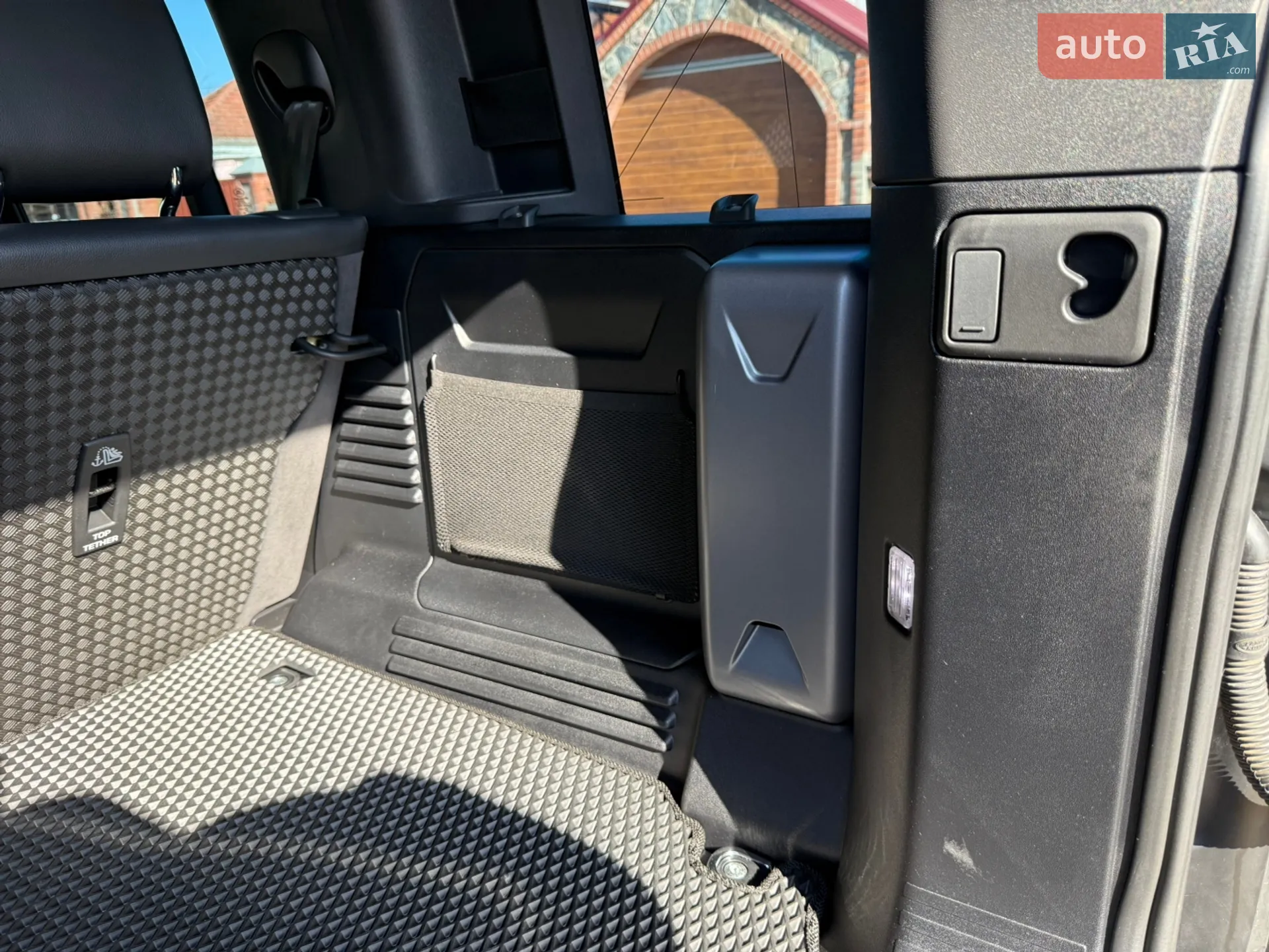 2021 Land Rover Defender - мініатюра 21