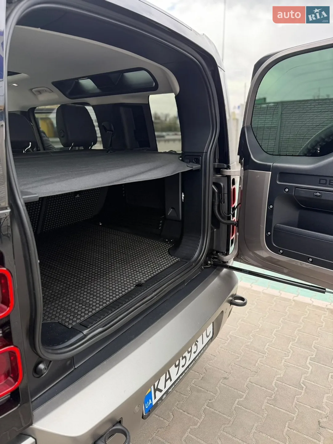 2022 Land Rover Defender - мініатюра 25