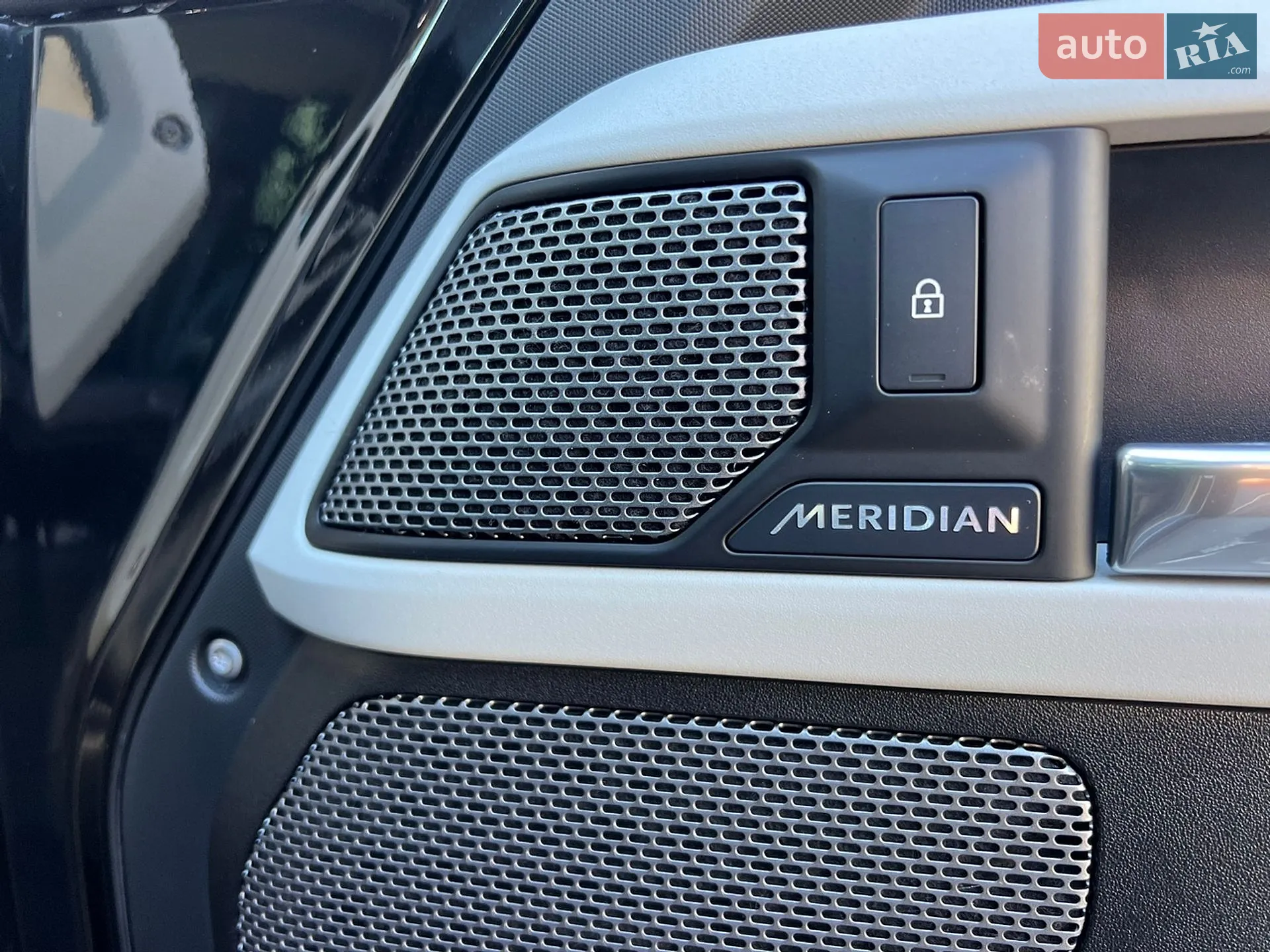 2020 Land Rover Defender - мініатюра 14