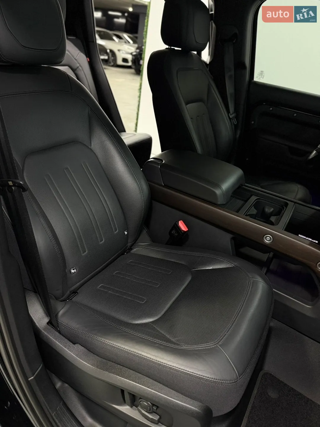 2022 Land Rover Defender - мініатюра 28