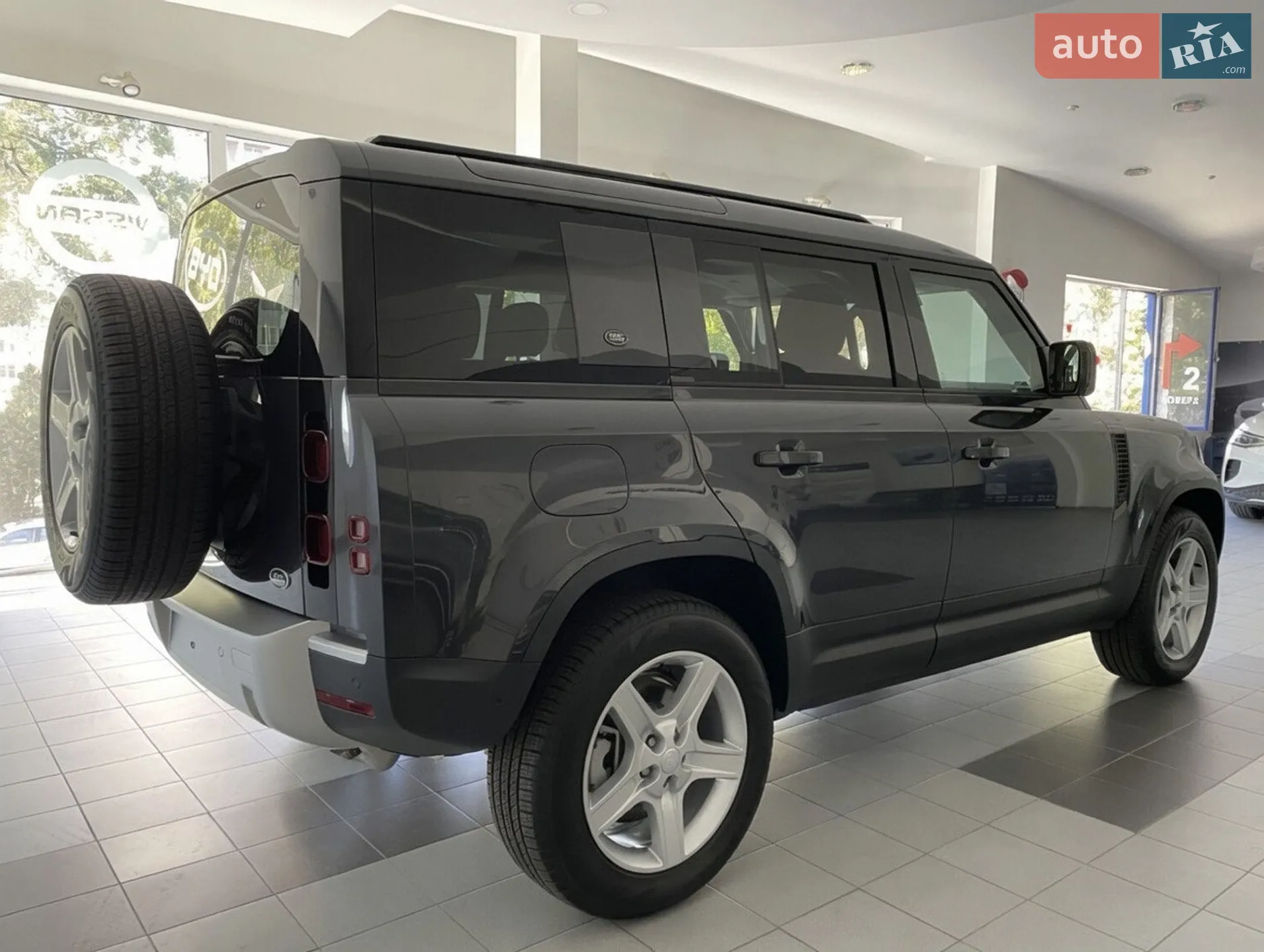 2023 Land Rover Defender - мініатюра 2