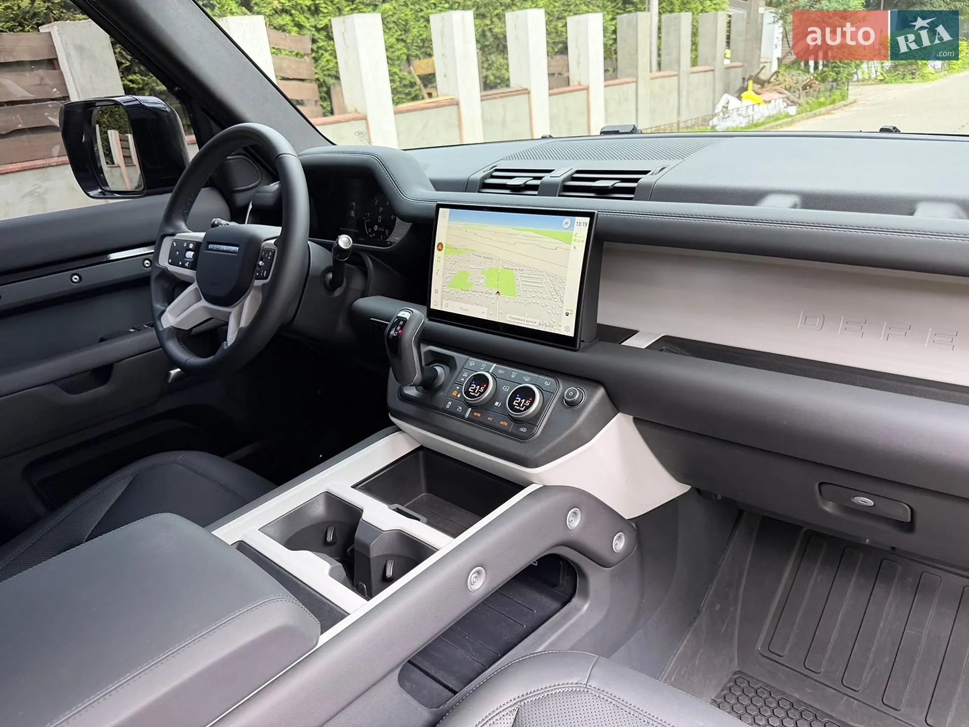 2024 Land Rover Defender - мініатюра 105
