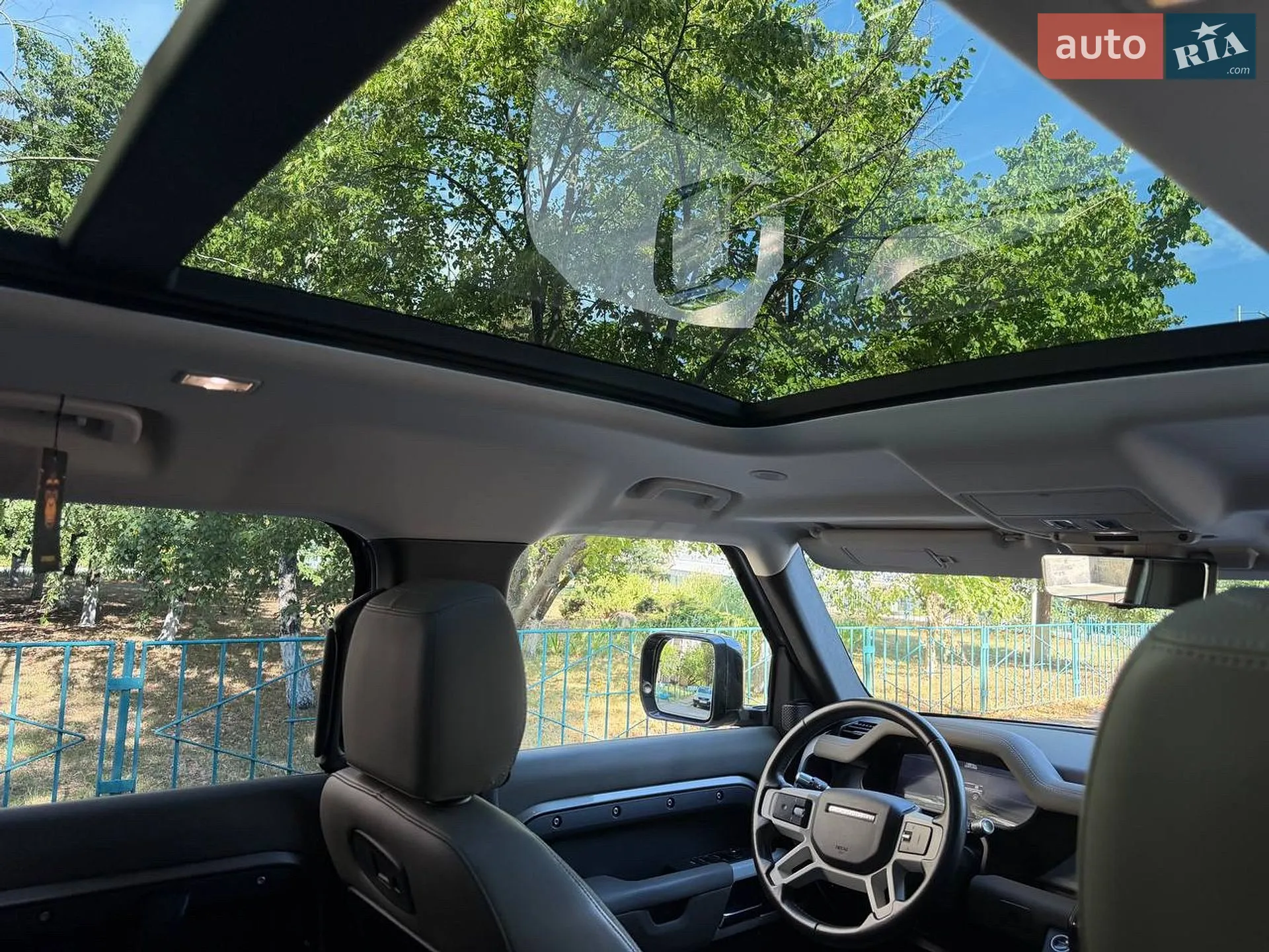 2020 Land Rover Defender - мініатюра 15
