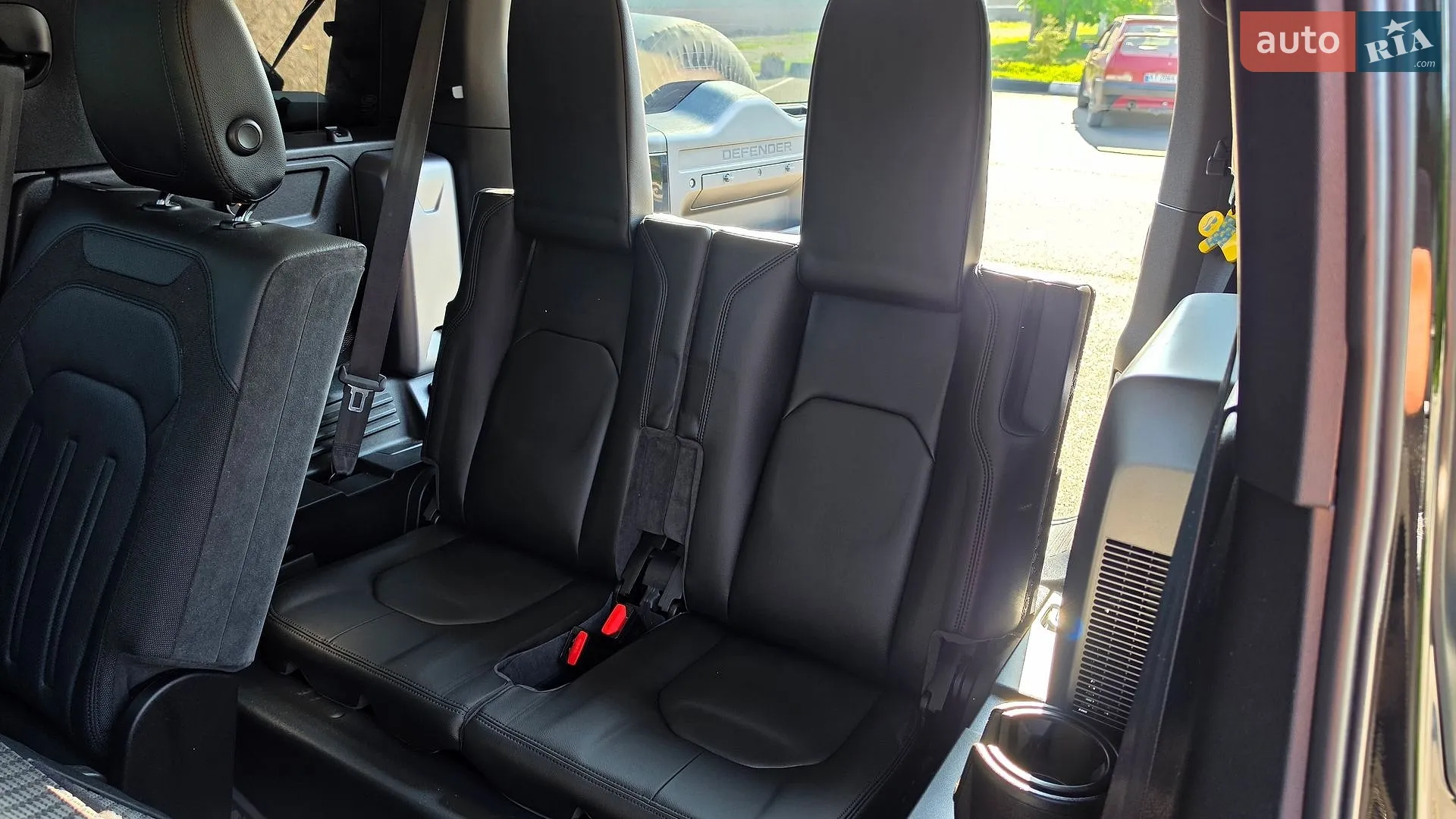 2020 Land Rover Defender - мініатюра 20