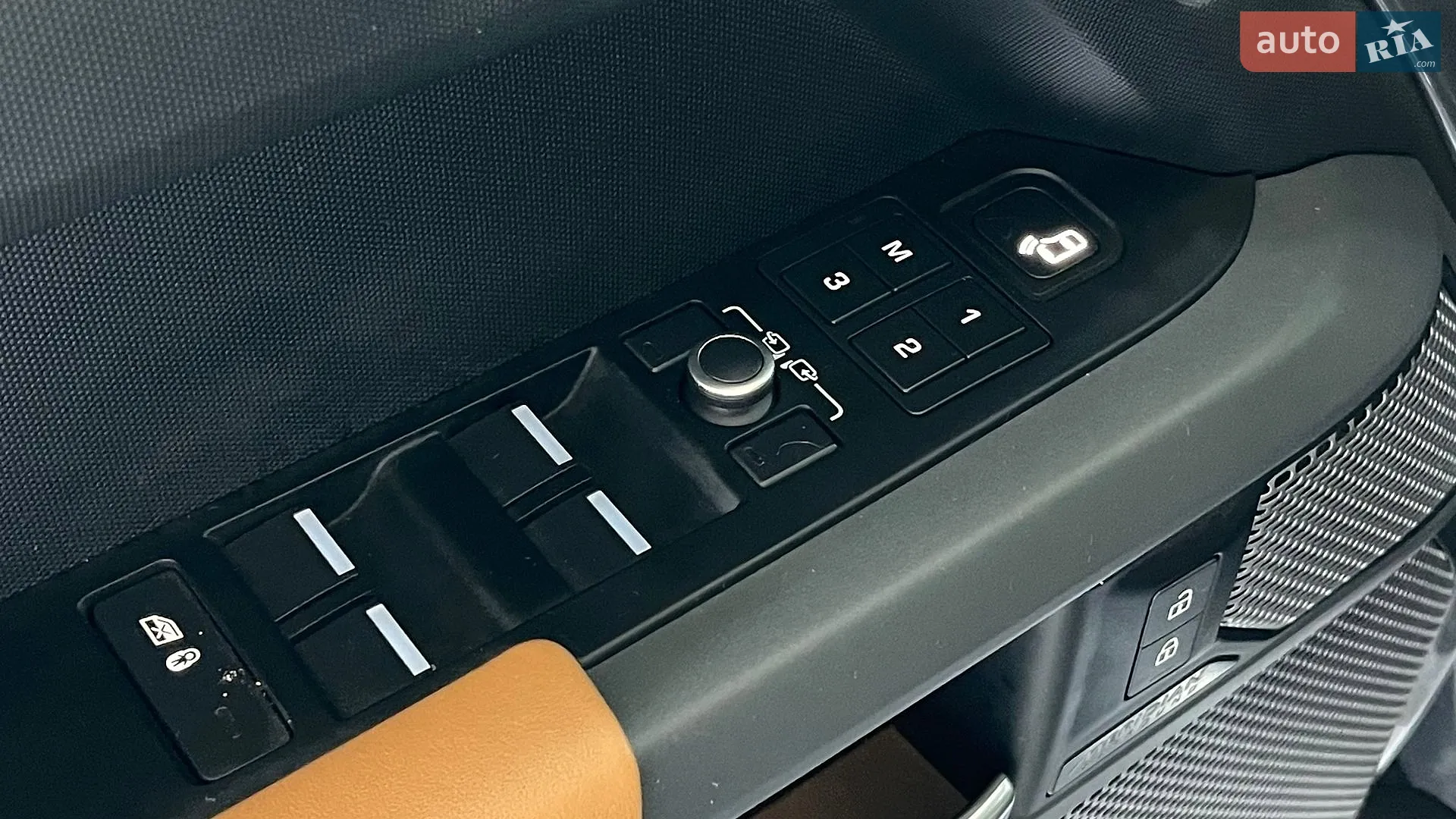 2021 Land Rover Defender - мініатюра 32
