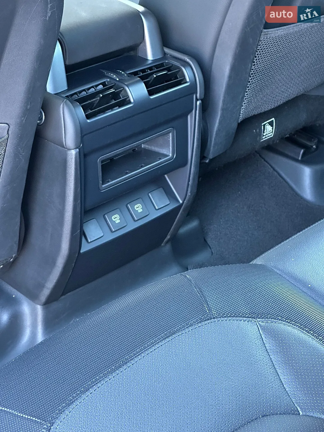 2024 Land Rover Defender - мініатюра 23