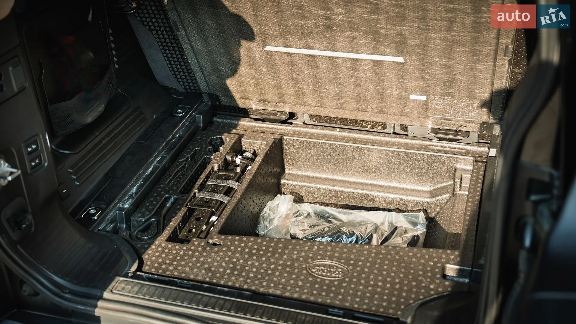 2020 Land Rover Defender - мініатюра 31