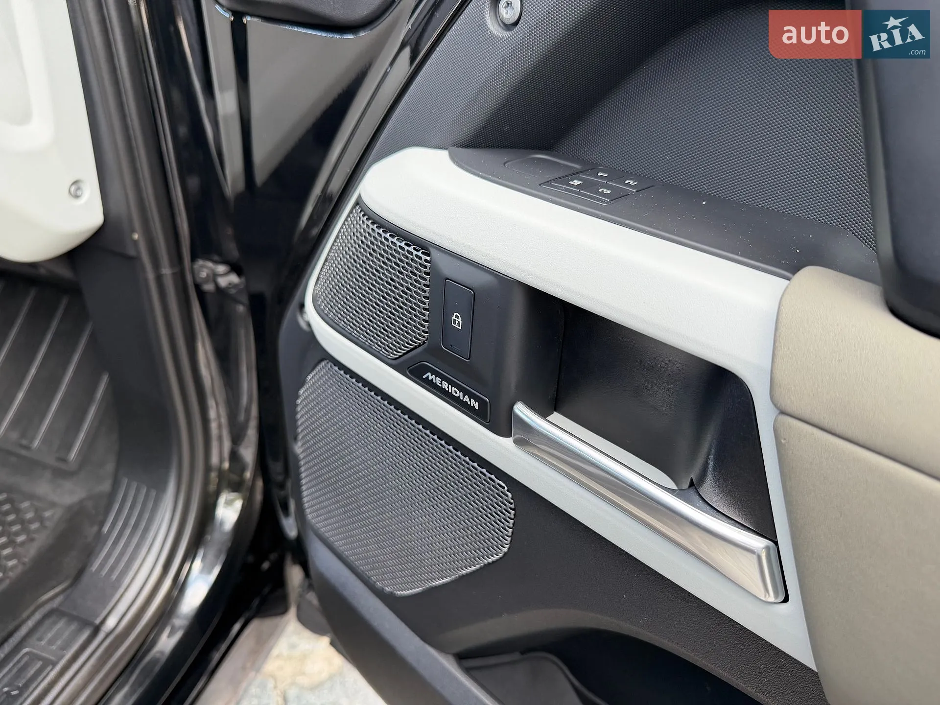 2022 Land Rover Defender - мініатюра 105
