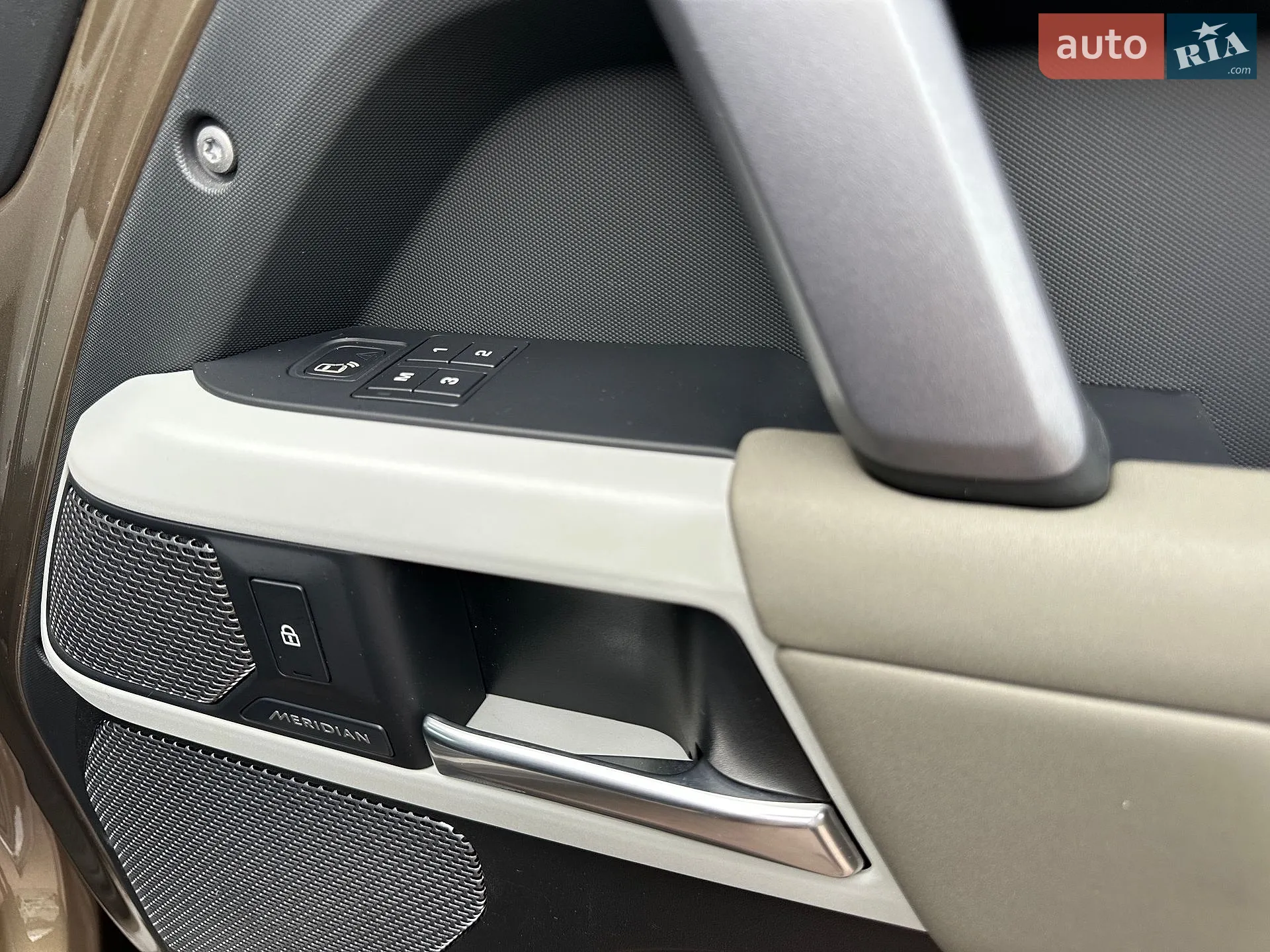 2021 Land Rover Defender - мініатюра 18