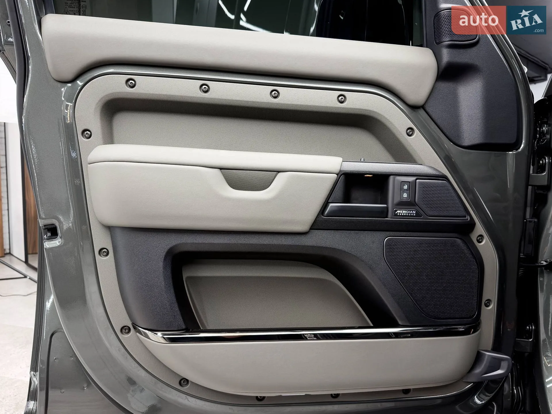 2025 Land Rover Defender - мініатюра 23