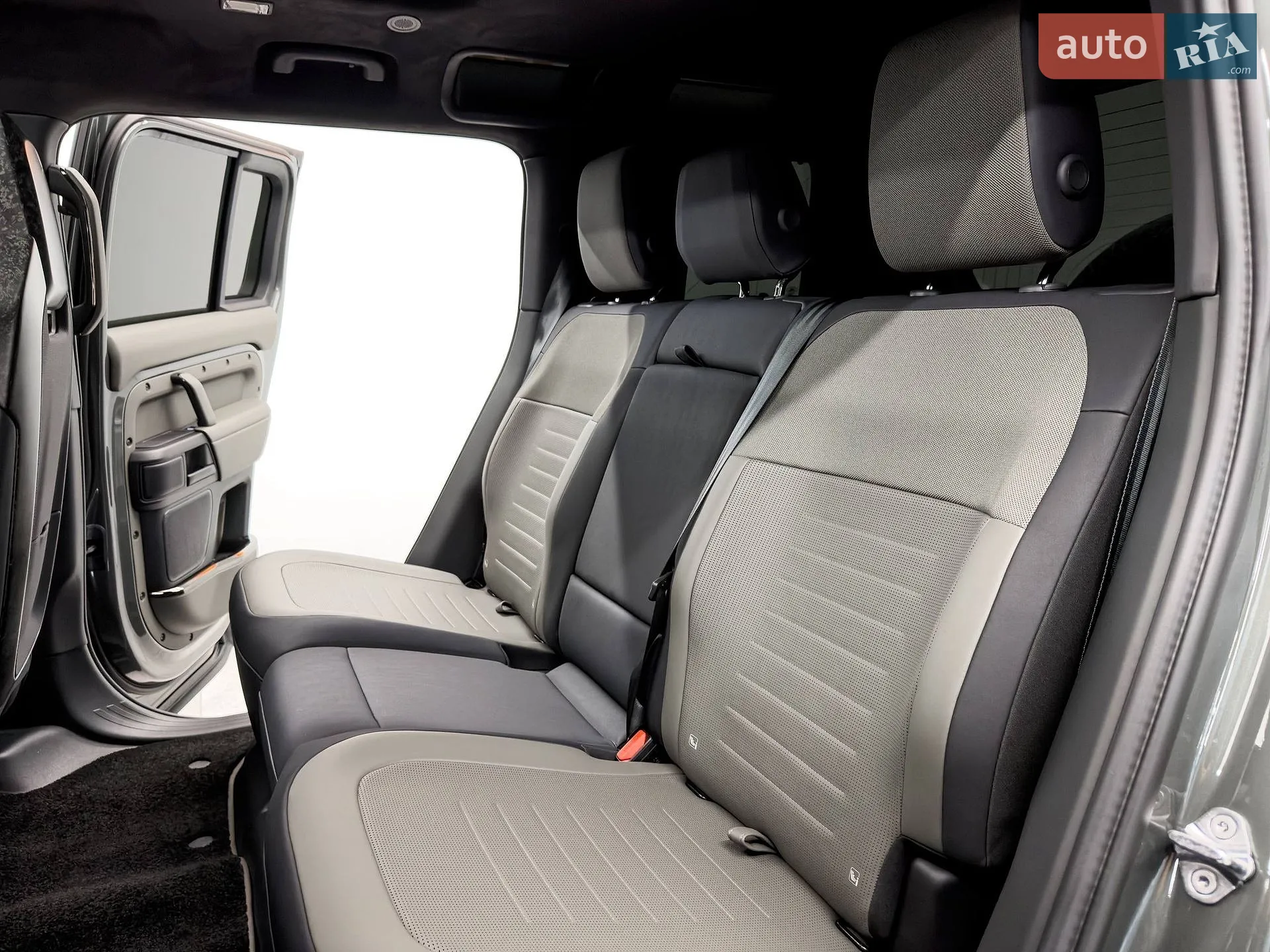 2025 Land Rover Defender - мініатюра 47