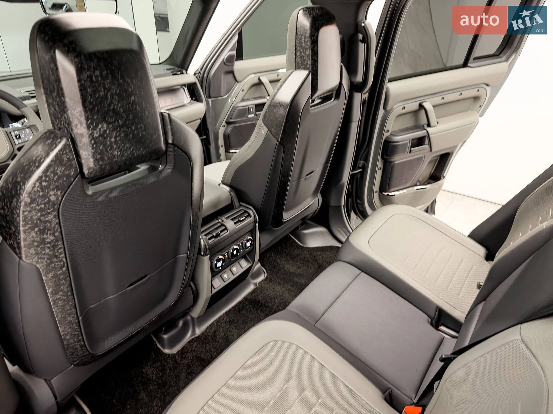 2025 Land Rover Defender - мініатюра 45