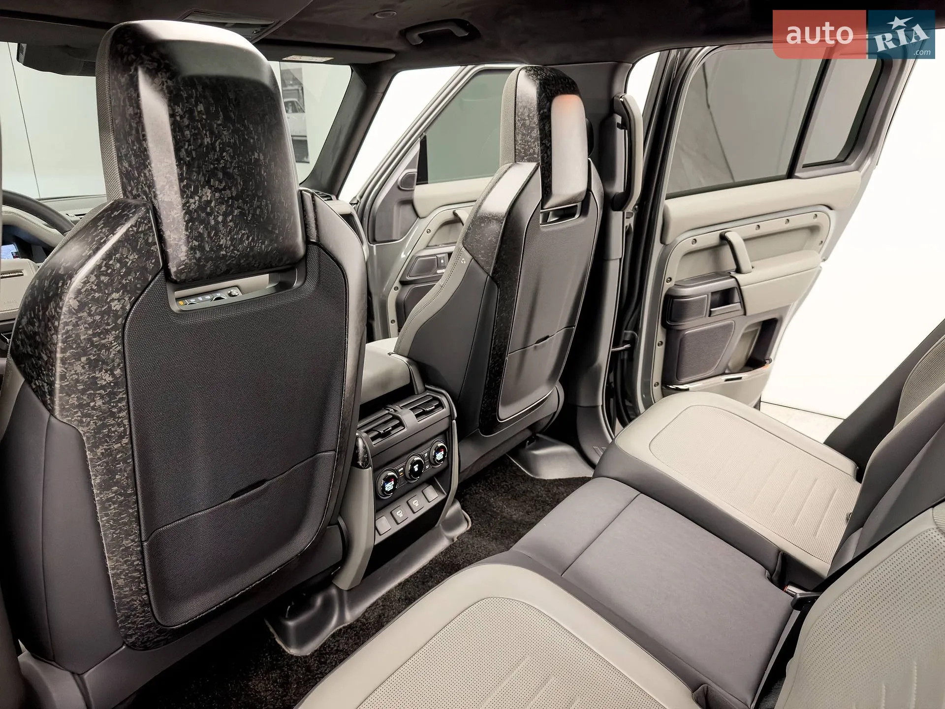 2025 Land Rover Defender - мініатюра 46