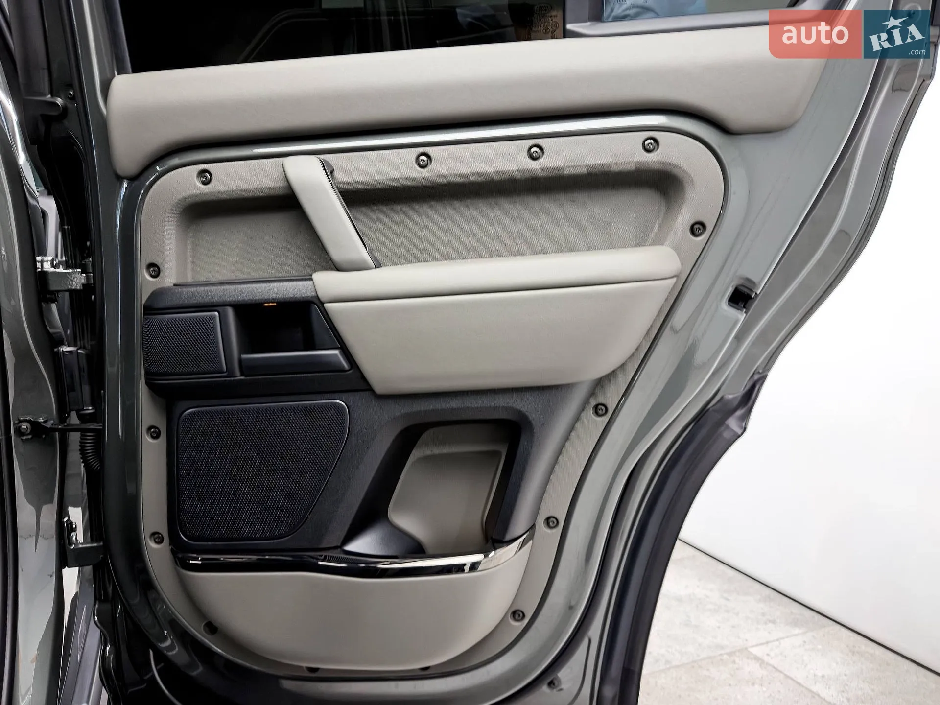 2025 Land Rover Defender - мініатюра 50