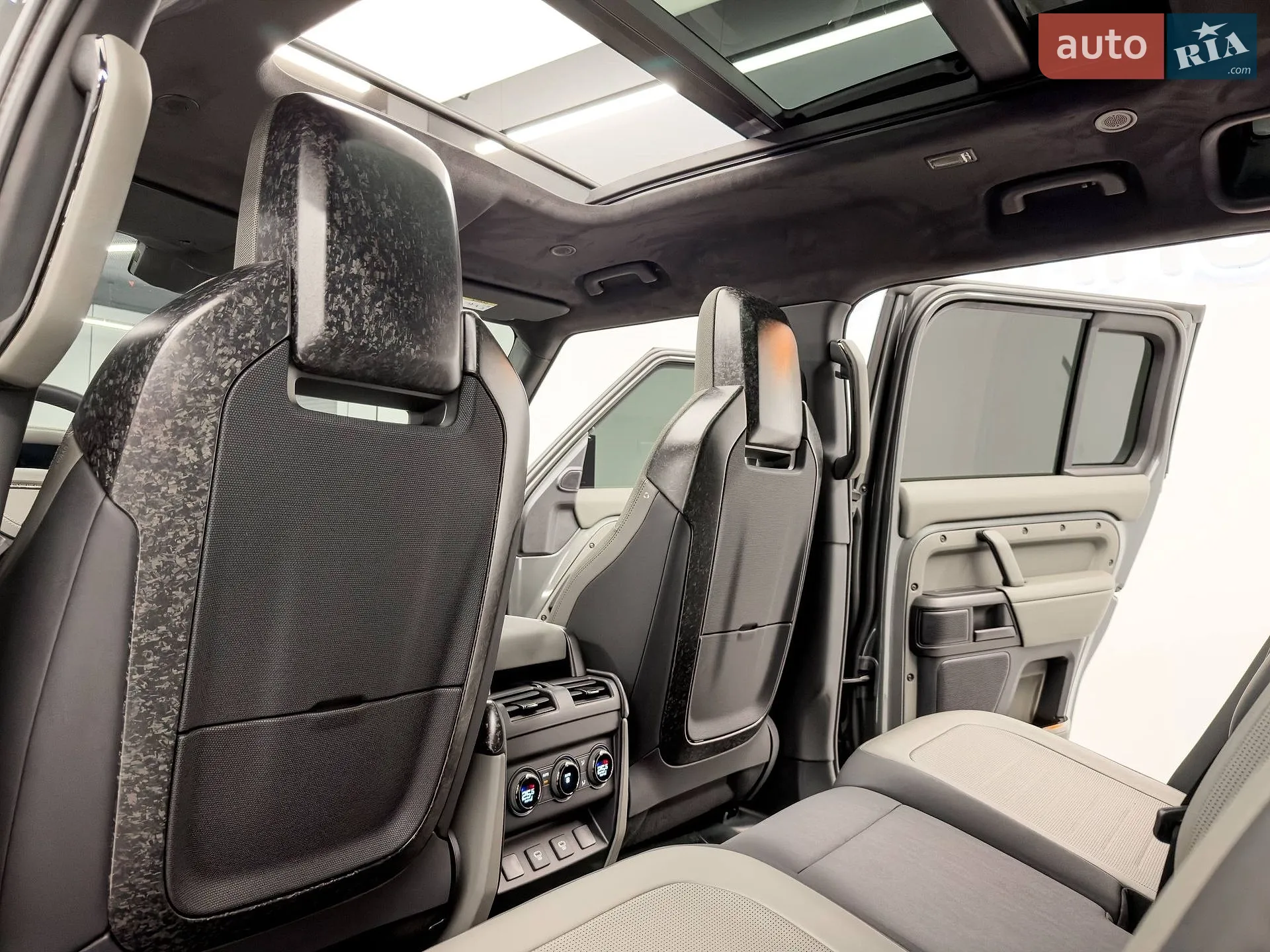 2025 Land Rover Defender - мініатюра 44