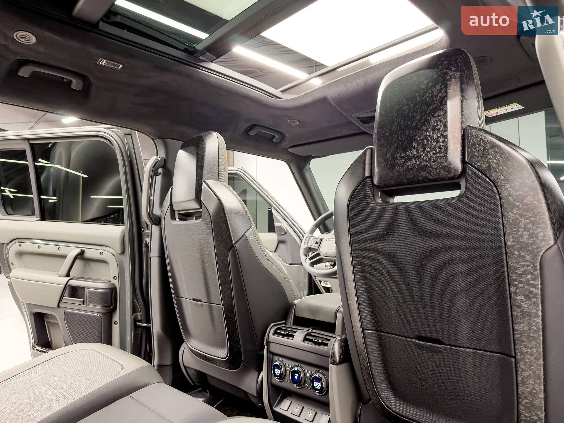 2025 Land Rover Defender - мініатюра 51