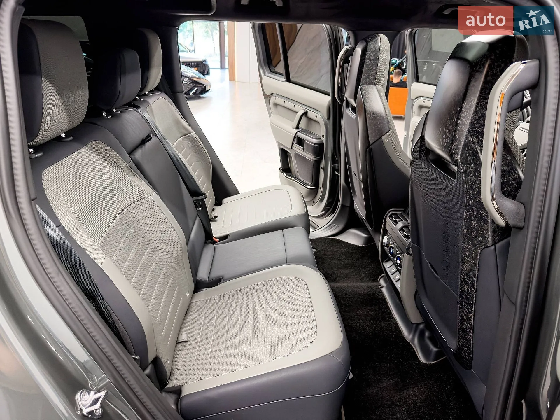 2025 Land Rover Defender - мініатюра 53