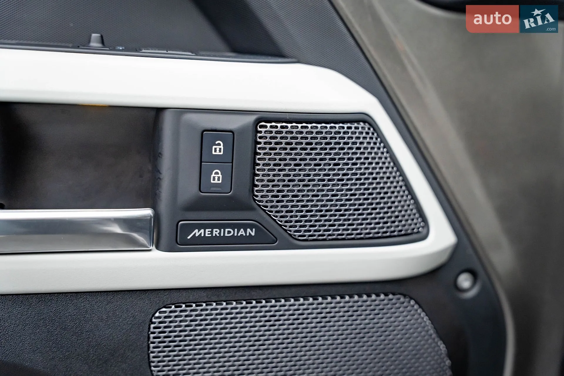 2022 Land Rover Defender - мініатюра 17