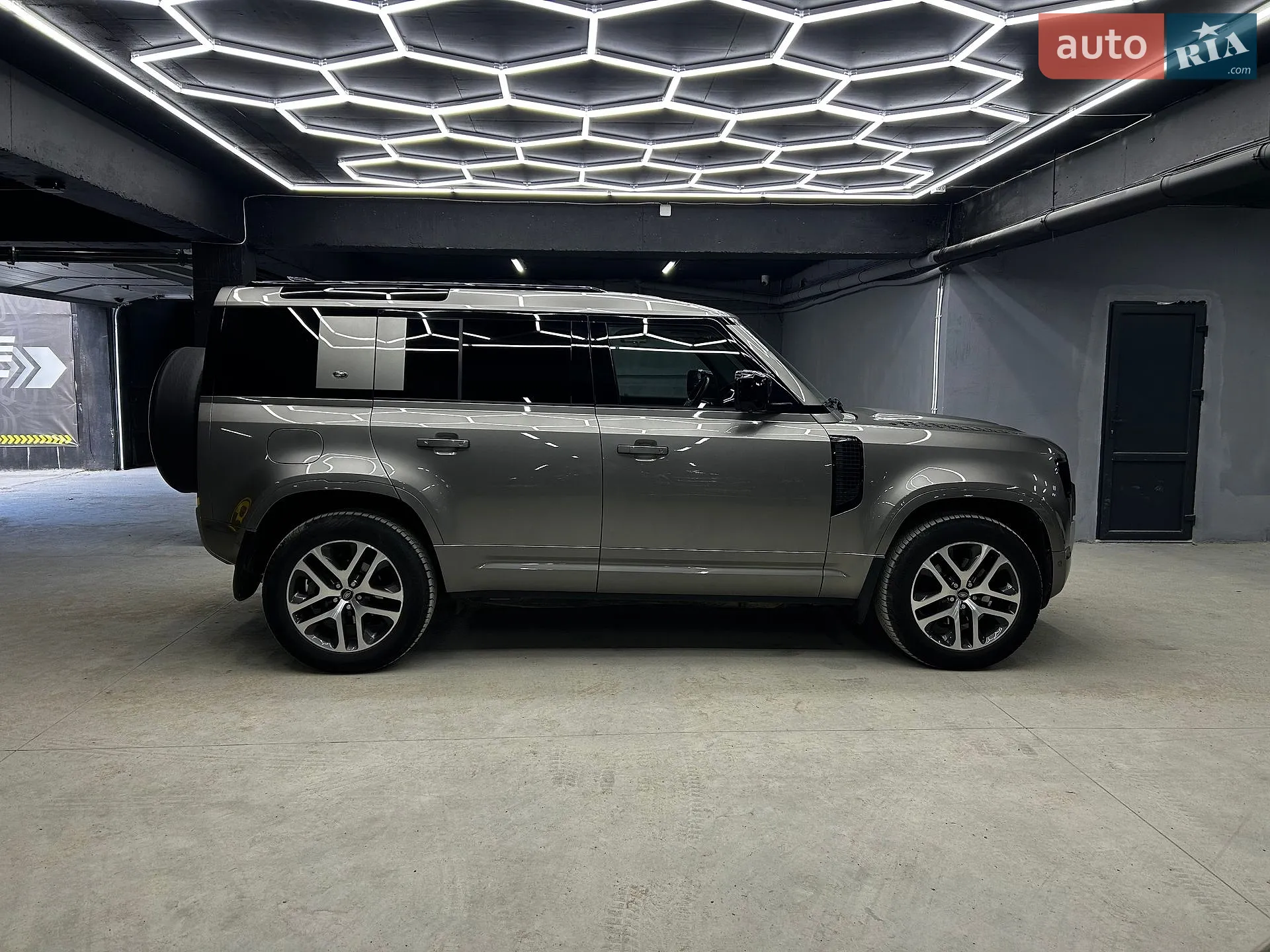 2021 Land Rover Defender - мініатюра 10