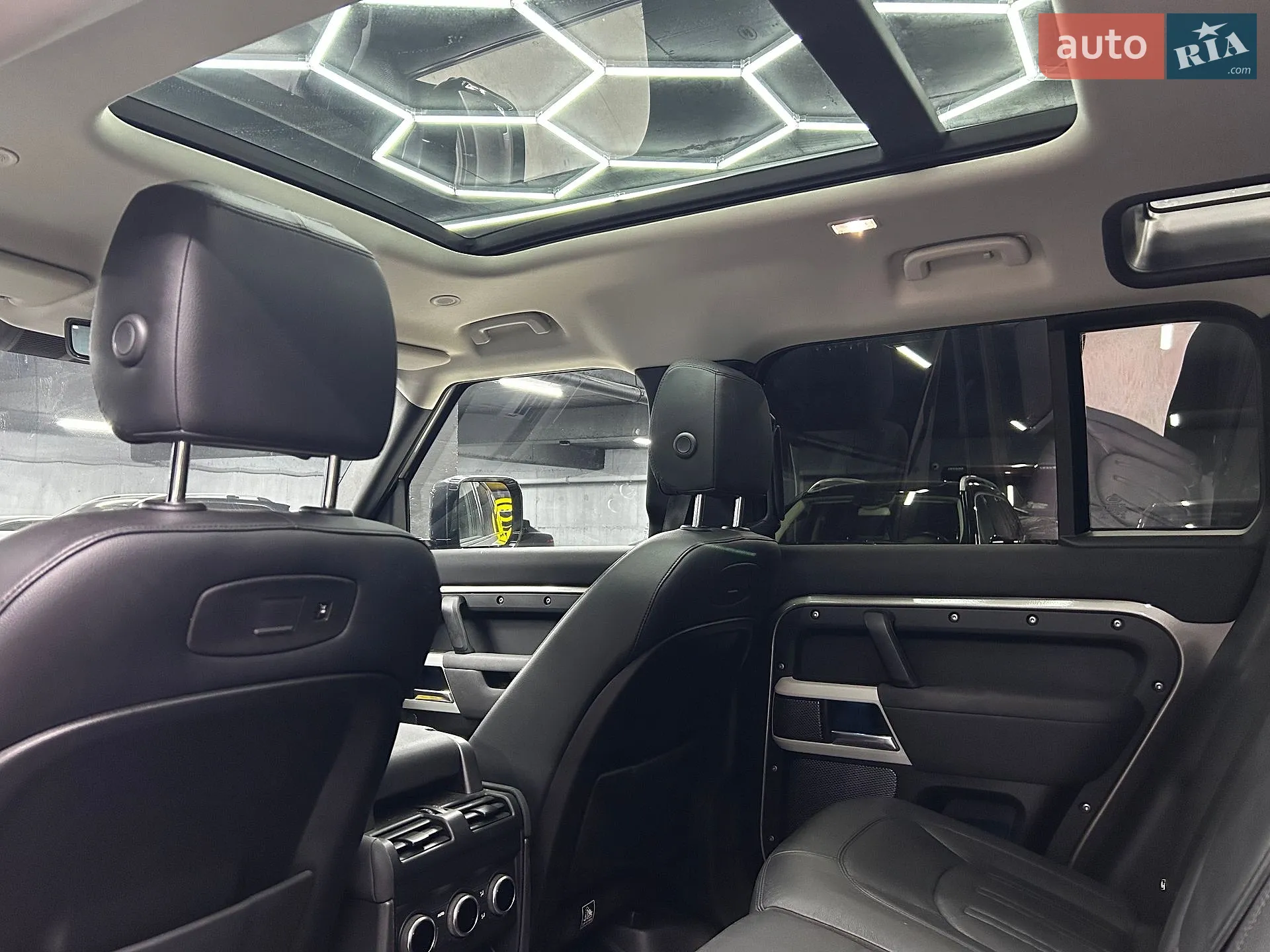 2021 Land Rover Defender - мініатюра 28