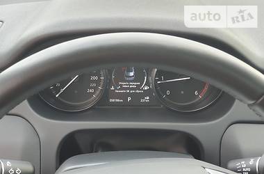 Позашляховик / Кросовер Land Rover Discovery Sport 2017 в 