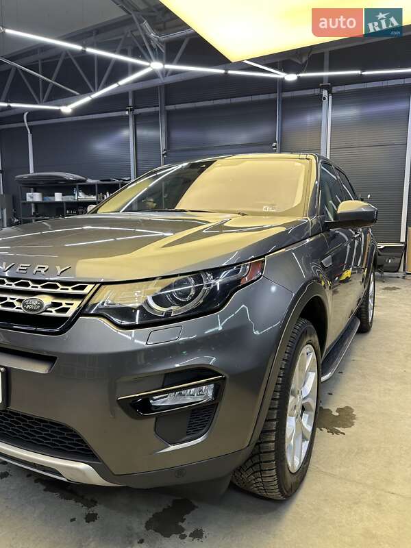 Внедорожник / Кроссовер Land Rover Discovery Sport 2017 в Черновцах