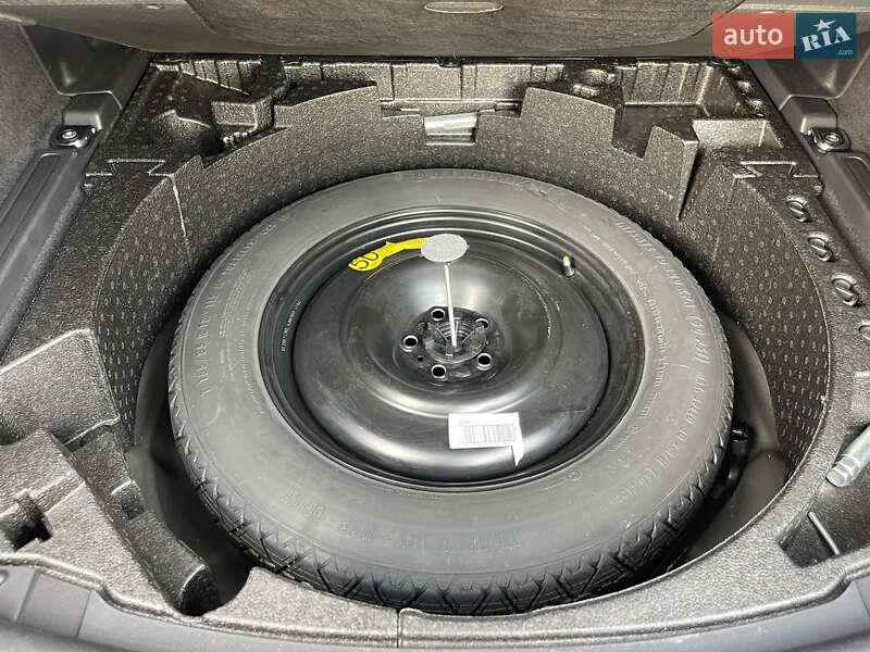 Позашляховик / Кросовер Land Rover Discovery Sport 2017 в Києві