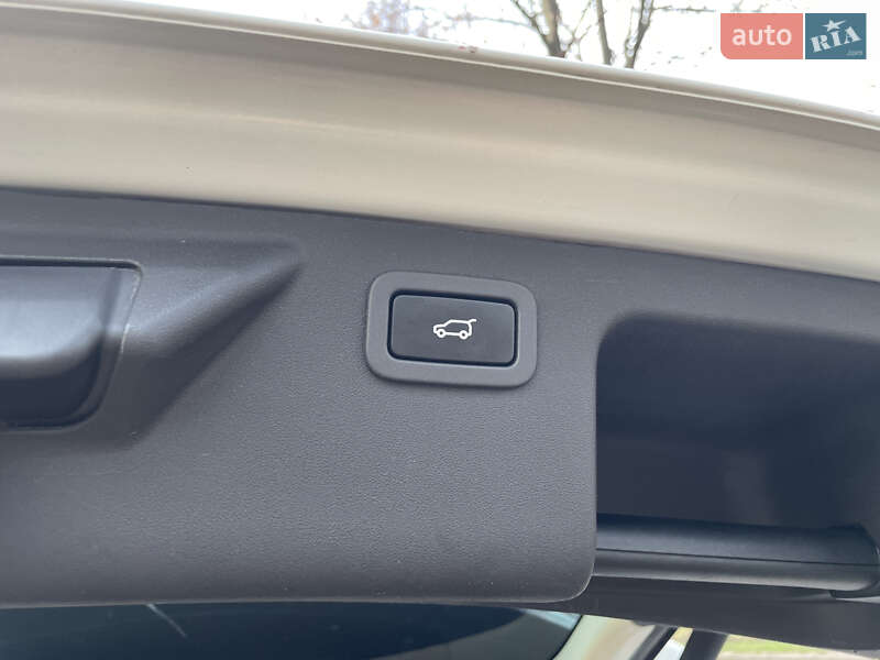 Позашляховик / Кросовер Land Rover Discovery Sport 2015 в Миколаєві