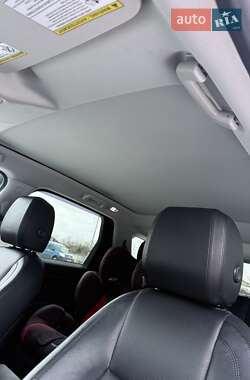 Внедорожник / Кроссовер Land Rover Discovery Sport 2016 в 