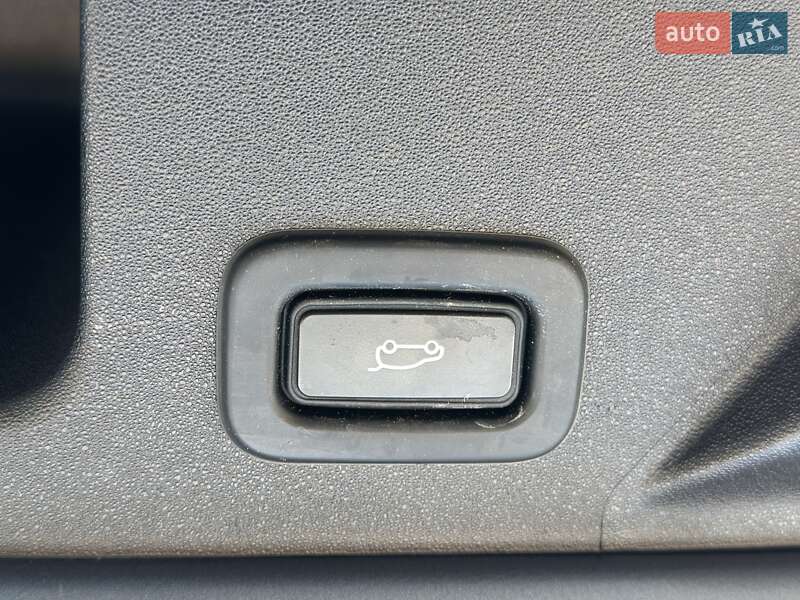 Внедорожник / Кроссовер Land Rover Discovery Sport 2019 в Черновцах