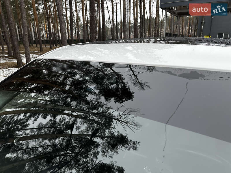 Внедорожник / Кроссовер Land Rover Discovery Sport 2016 в Киеве