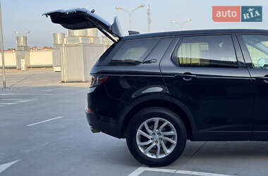 Позашляховик / Кросовер Land Rover Discovery Sport 2017 в 
