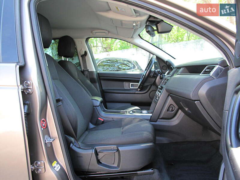 Внедорожник / Кроссовер Land Rover Discovery Sport 2016 в Киеве