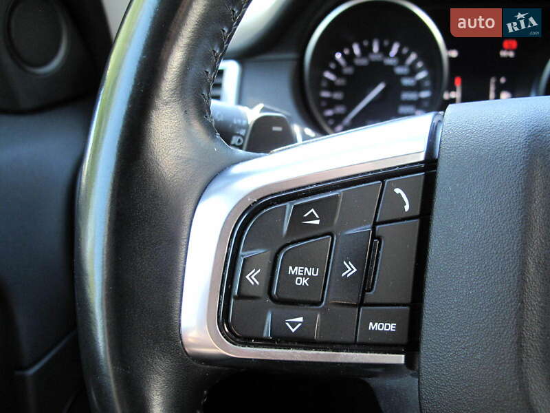 Внедорожник / Кроссовер Land Rover Discovery Sport 2016 в Киеве