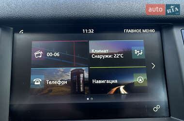 Внедорожник / Кроссовер Land Rover Discovery Sport 2016 в 