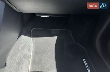 Позашляховик / Кросовер Land Rover Discovery Sport 2016 в 
